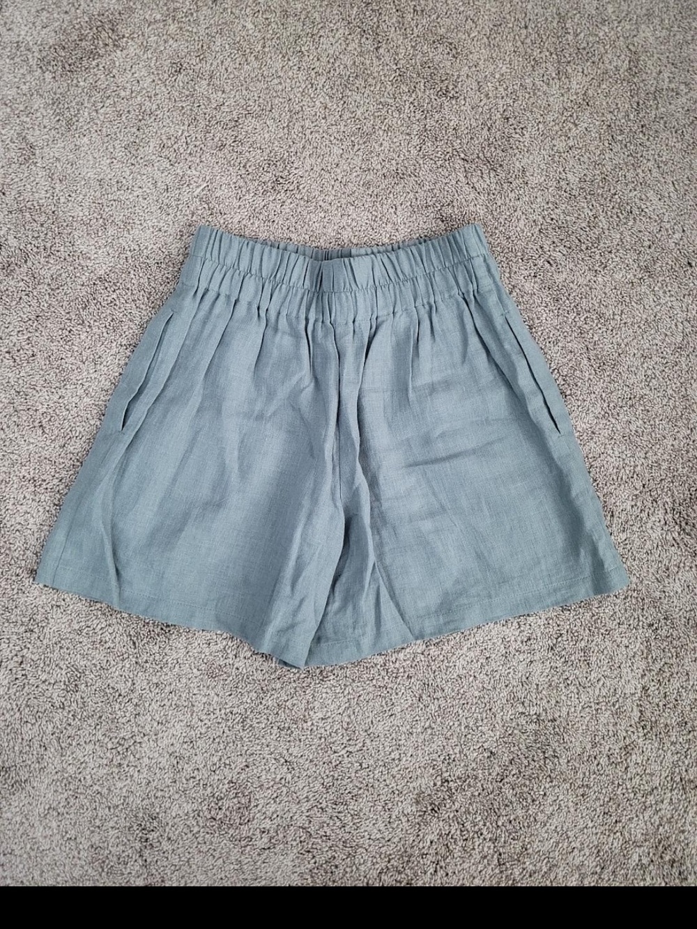 High-Rise Light Blue Linen Women's Short with Elastic Waist